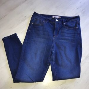 ‼️FINAL SALE! JustFab Skinny Jeans